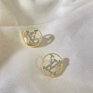 Circle diamond earrings